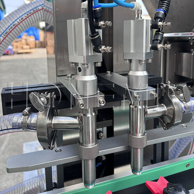 Automatische Zahnradpumpe Badlotion Zwei-Kopf-Füllmaschine Pneumatisches Zuführmaterial