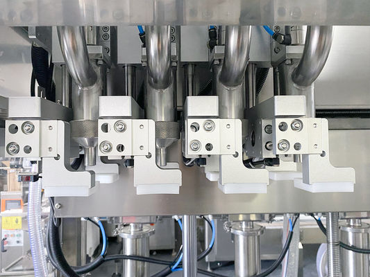 Automatische Schraubmaschine zur Befüllung mit Körperlotioncreme