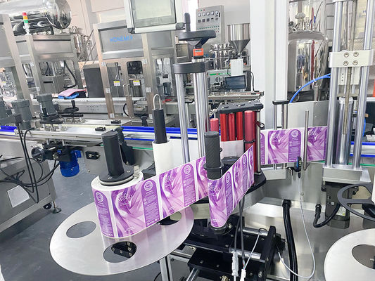 Automatische Schraubmaschine zur Befüllung mit Körperlotioncreme