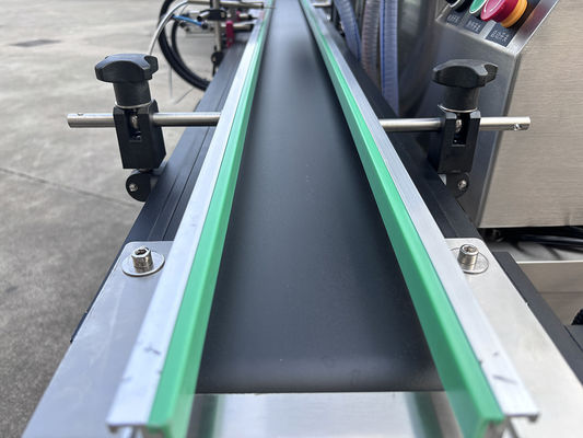 Automatische Zahnradpumpe Badlotion Zwei-Kopf-Füllmaschine Pneumatisches Zuführmaterial