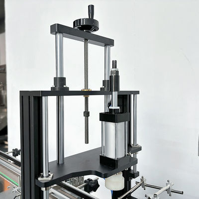 Automatische Verschlussvorrichtung Rundflaschenverschlussmaschine