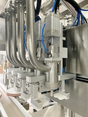 Füllmaschine für die Füllung von Sahne mit Servo-Kolbenverschlussmaschine