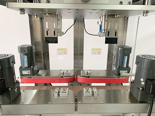 Automatische Schraubmaschine für die Befüllung von Kosmetikcreme